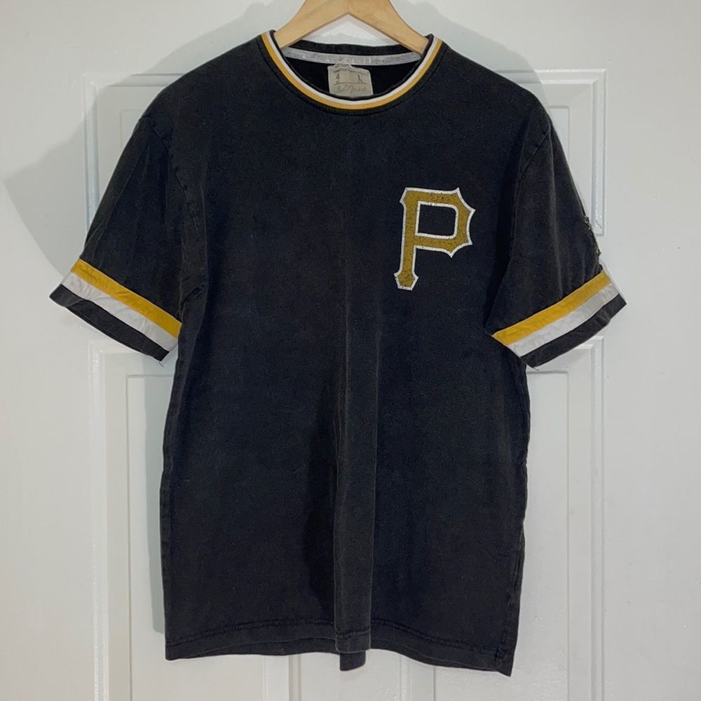 Vintage Pittsburgh Pirates Tee by: Red Jacket